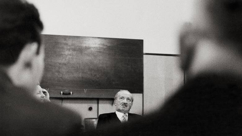 Ein eister aus Deutschland Heidegger und seine Zeit PDF