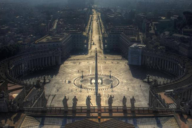 Zentrum der katholischen Welt: der Petersplatz in Rom